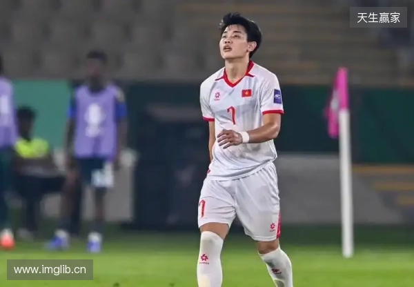 越媒：阮庭北没有在1 4决赛首发，原因是他腹股沟有伤